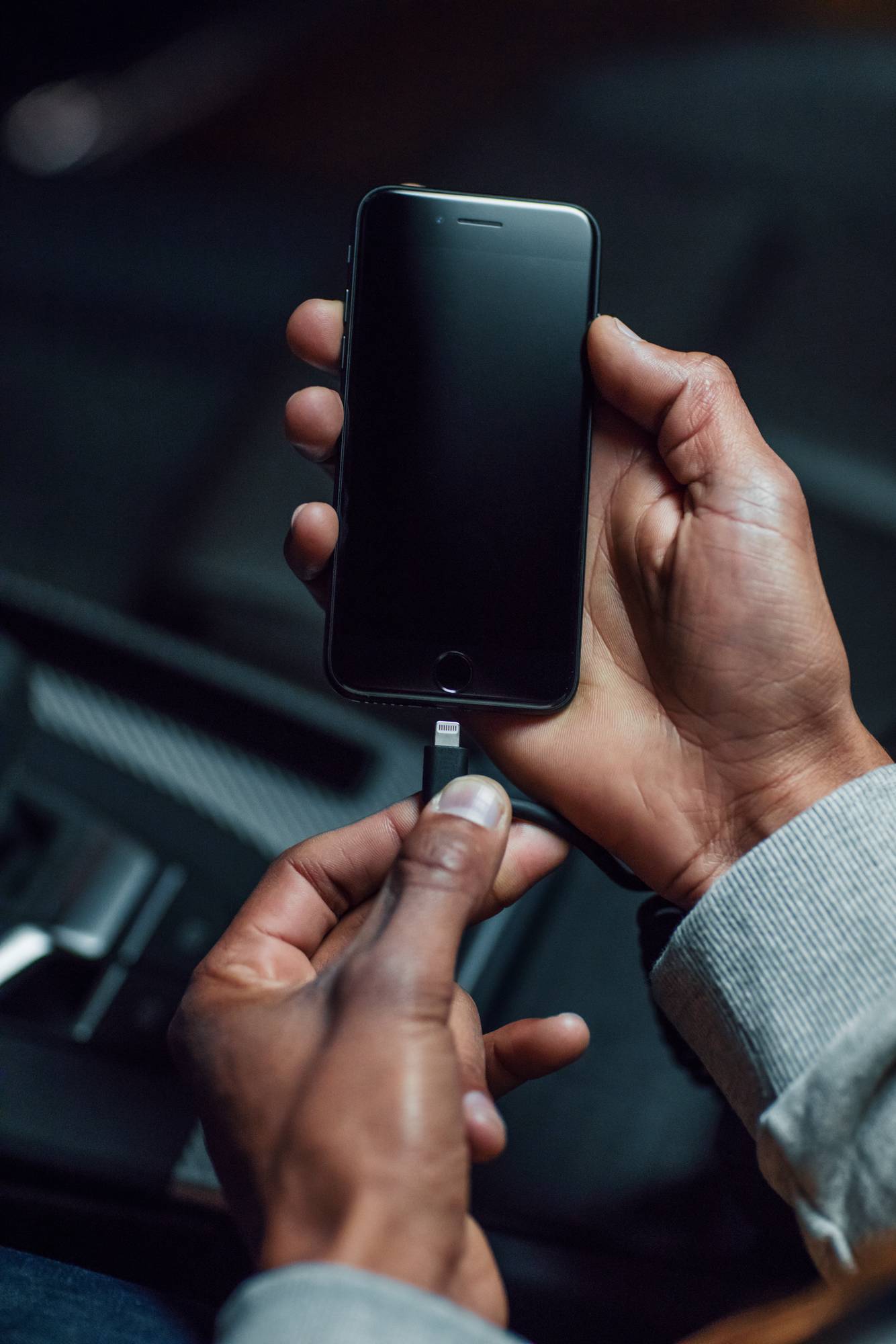 AMI Cable - USB-C to Apple Lightning Connection